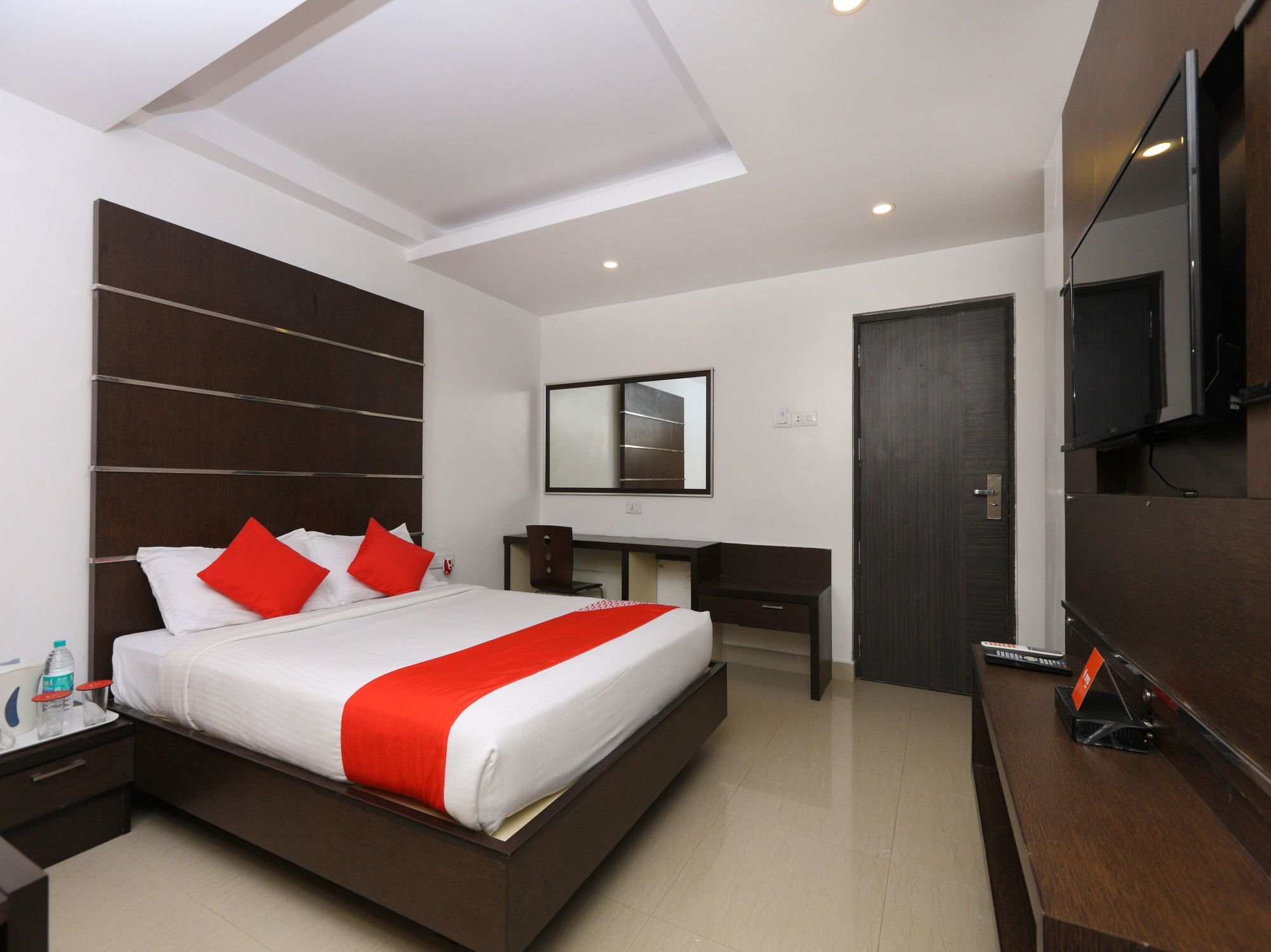 Oyo 15714 Nachiappa Residency Hotel 3*